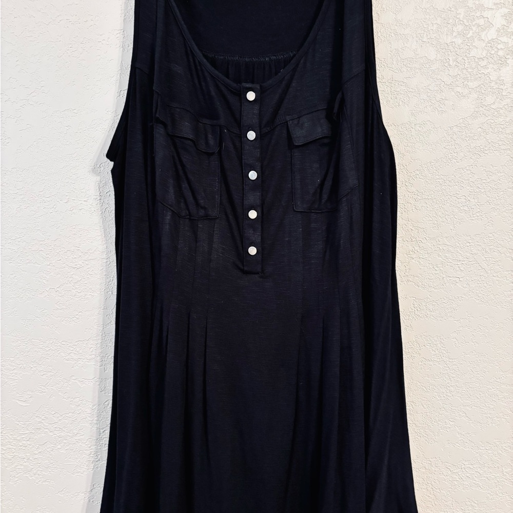 Avenue Black Sleeveless Button Front Tank Top